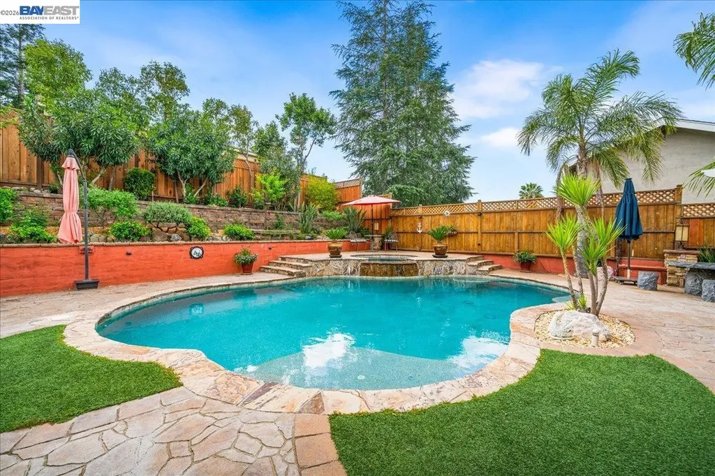581 Tawny Pleasanton CA 94566