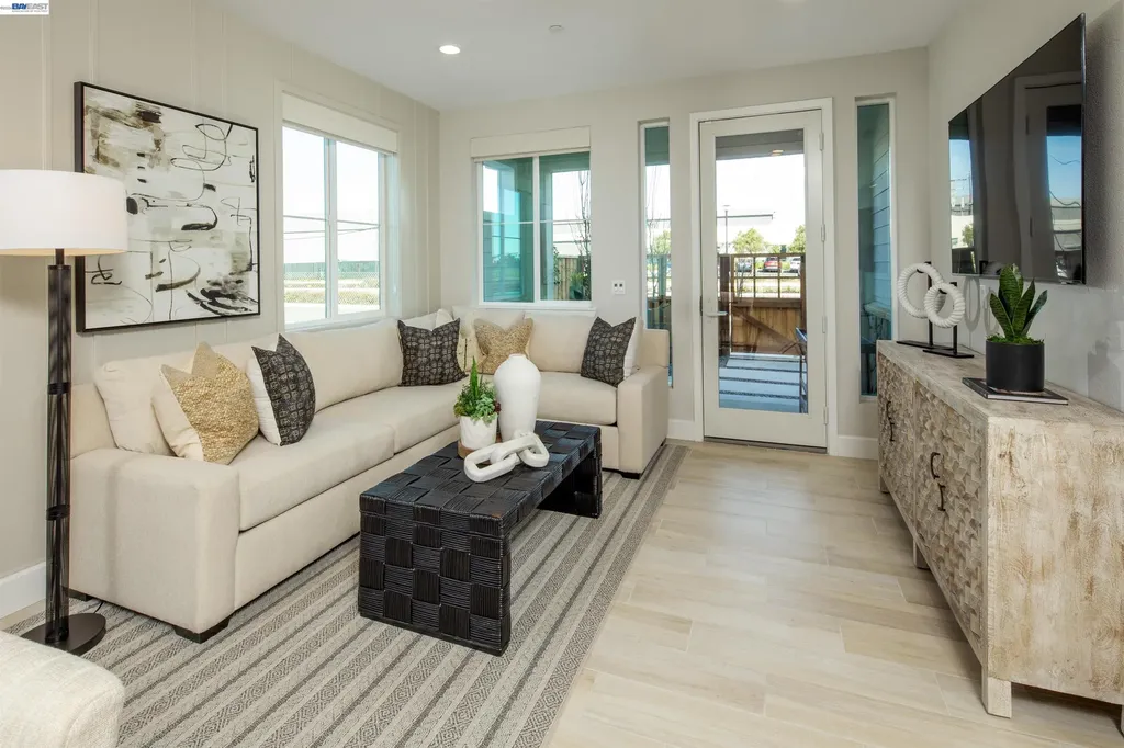 131 Compass Drive Napa CA 94558
