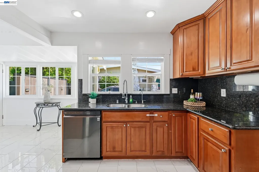 84 Oakes Boulevard San Leandro CA 94577