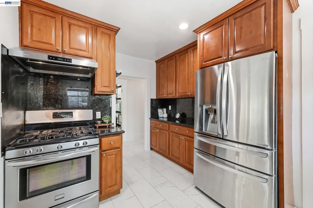 84 Oakes Boulevard San Leandro CA 94577