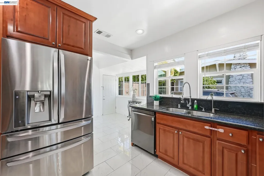 84 Oakes Boulevard San Leandro CA 94577