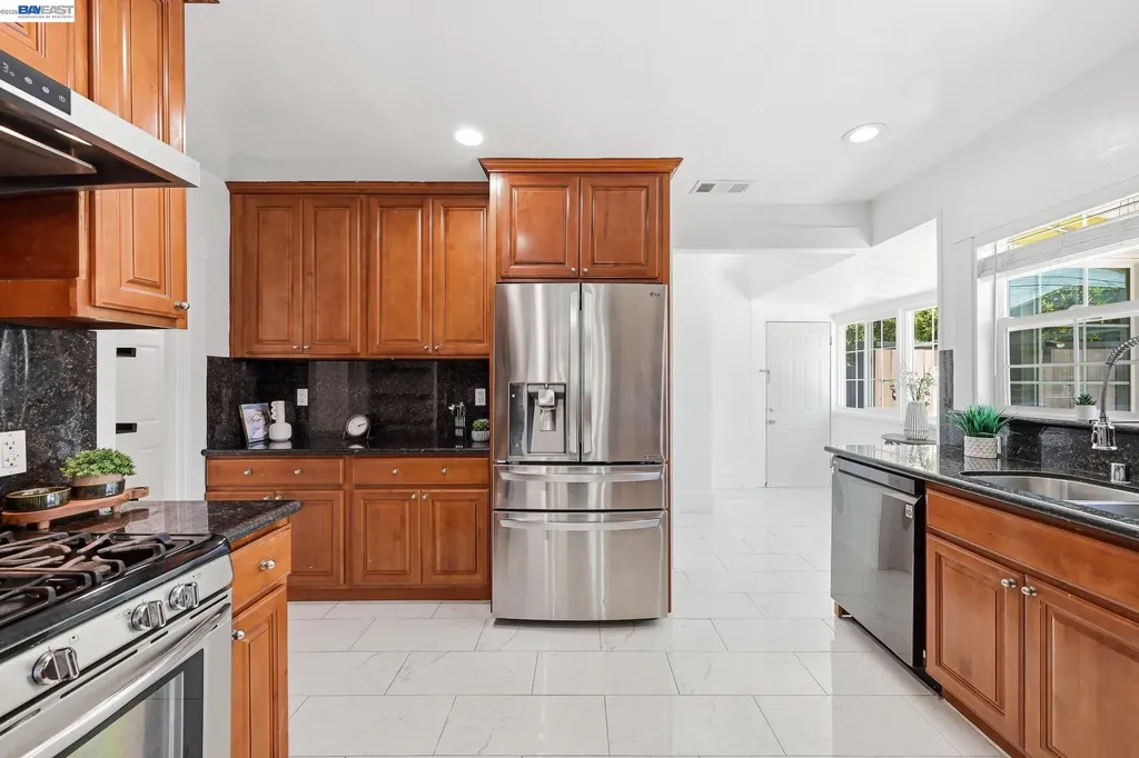 84 Oakes Boulevard San Leandro CA 94577
