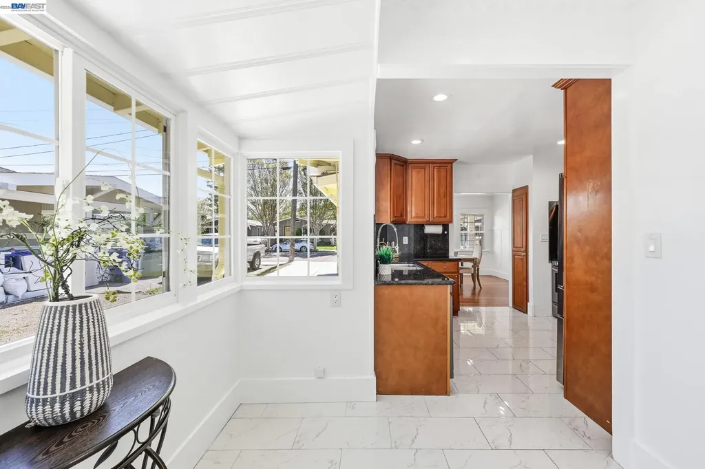84 Oakes Boulevard San Leandro CA 94577