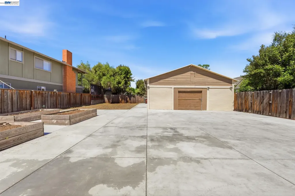 84 Oakes Boulevard San Leandro CA 94577