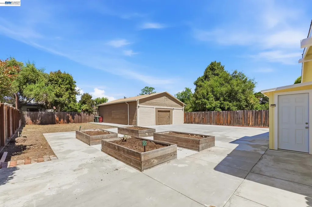 84 Oakes Boulevard San Leandro CA 94577