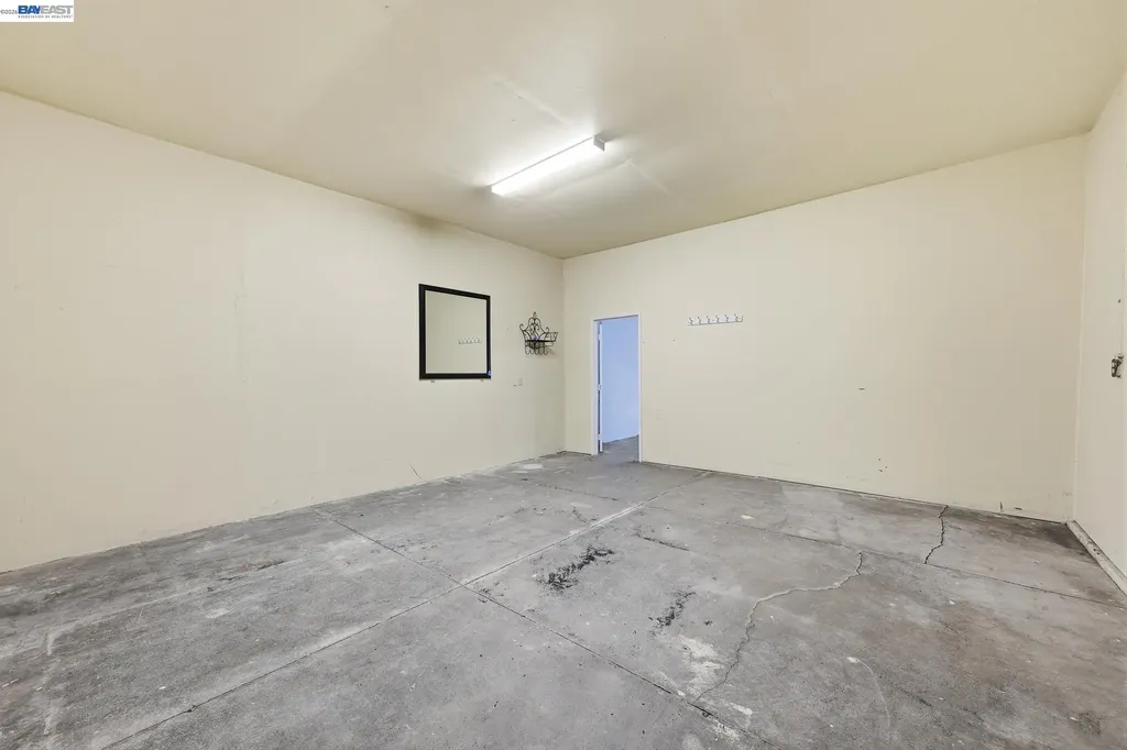 84 Oakes Boulevard San Leandro CA 94577