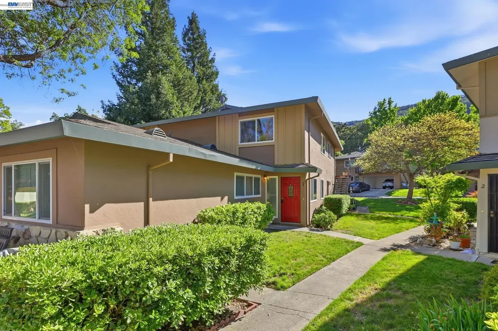 2216 Segundo Court Pleasanton CA 94588
