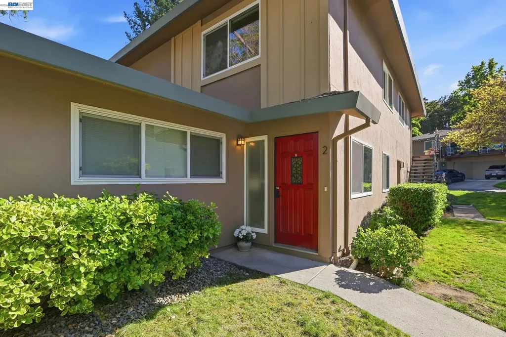 2216 Segundo Court Pleasanton CA 94588