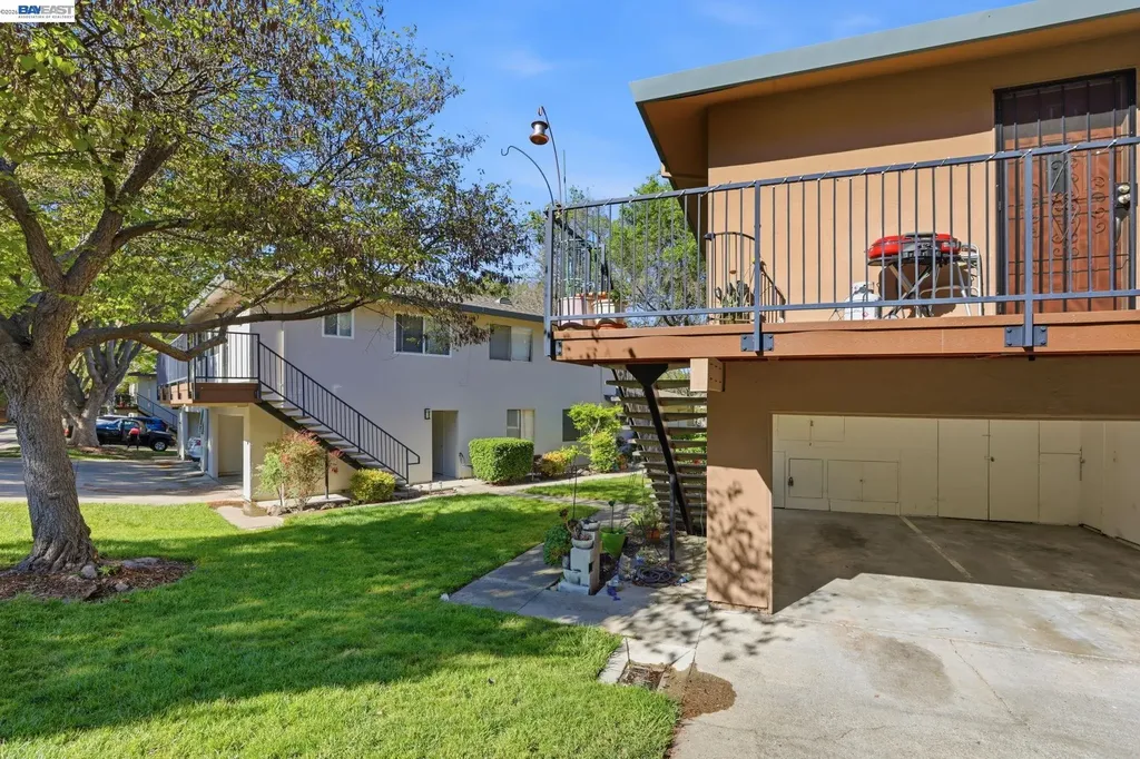 2216 Segundo Court Pleasanton CA 94588