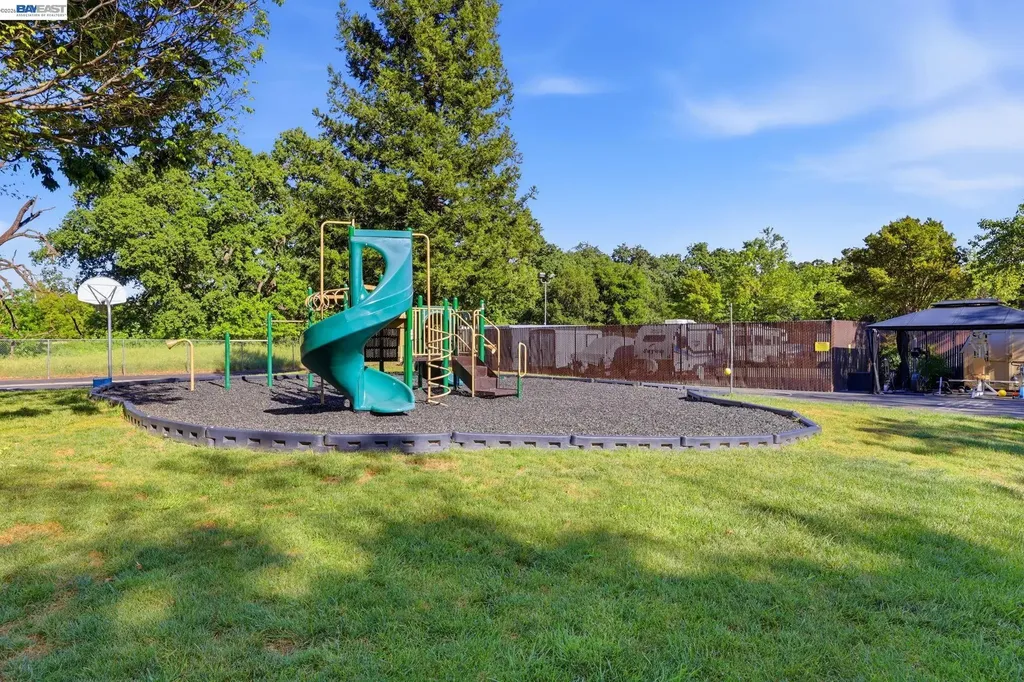 2216 Segundo Court Pleasanton CA 94588