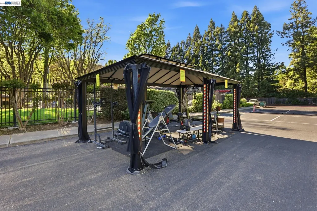 2216 Segundo Court Pleasanton CA 94588
