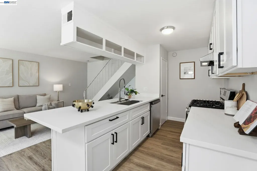 2216 Segundo Court Pleasanton CA 94588