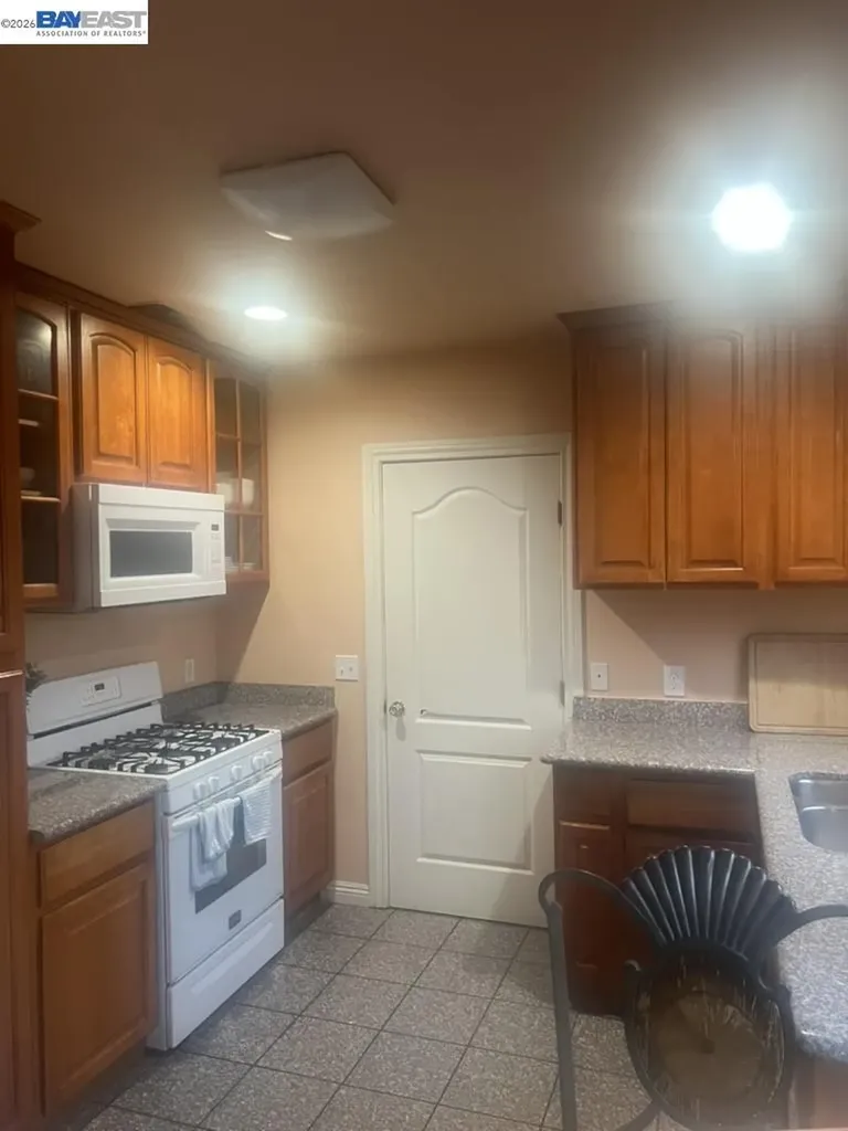 2622 Truman Oakland CA 94605