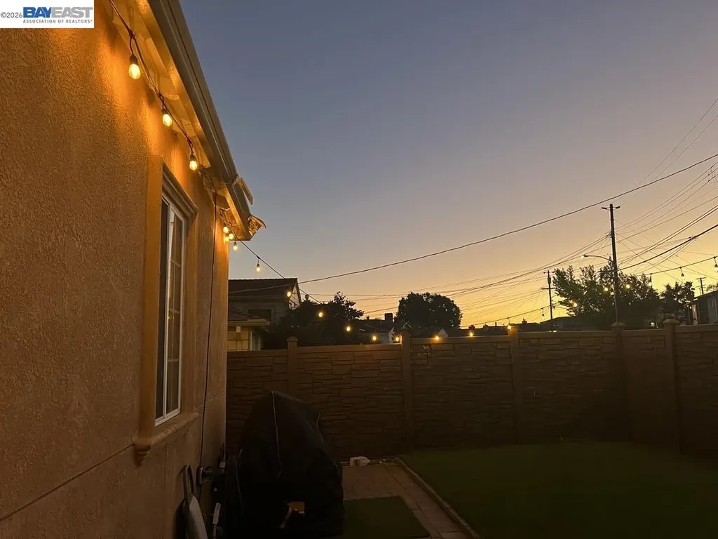 2622 Truman Oakland CA 94605