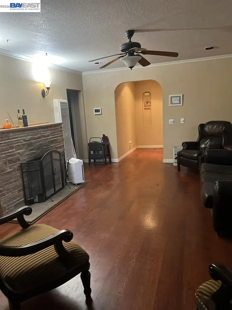 2622 Truman Oakland CA 94605