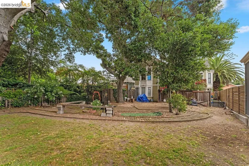 1817 Everett Alameda CA 94501
