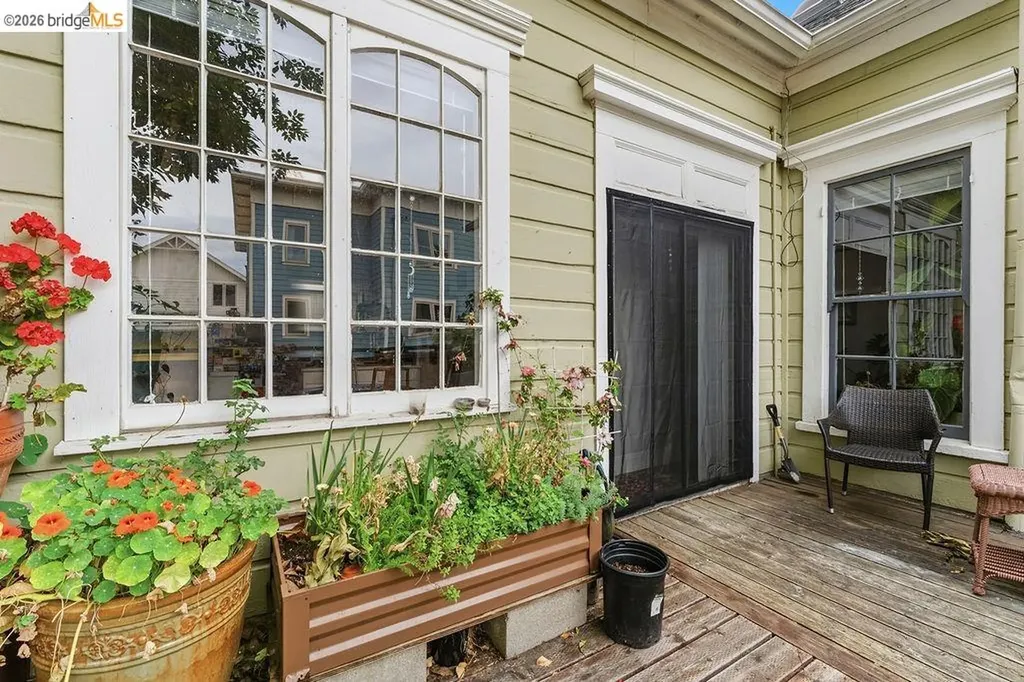 1817 Everett Alameda CA 94501