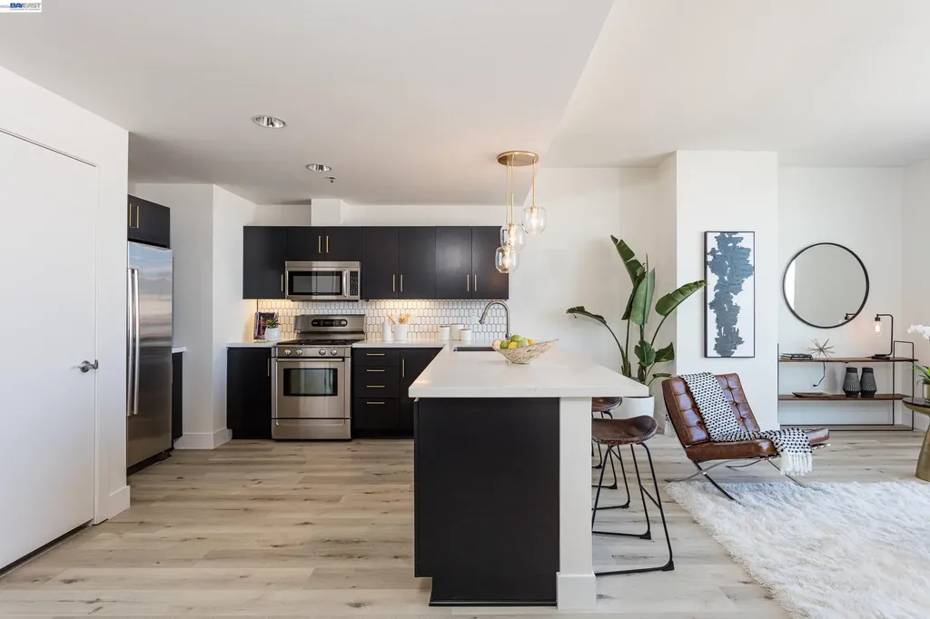 222 Broadway Oakland CA 94607