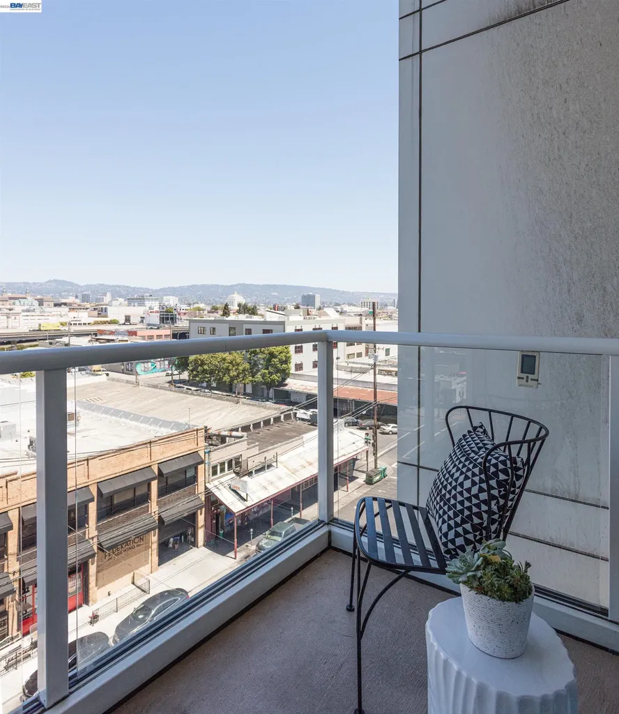 222 Broadway Oakland CA 94607