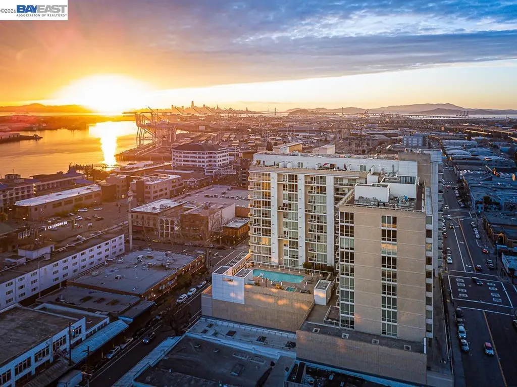 222 Broadway Oakland CA 94607
