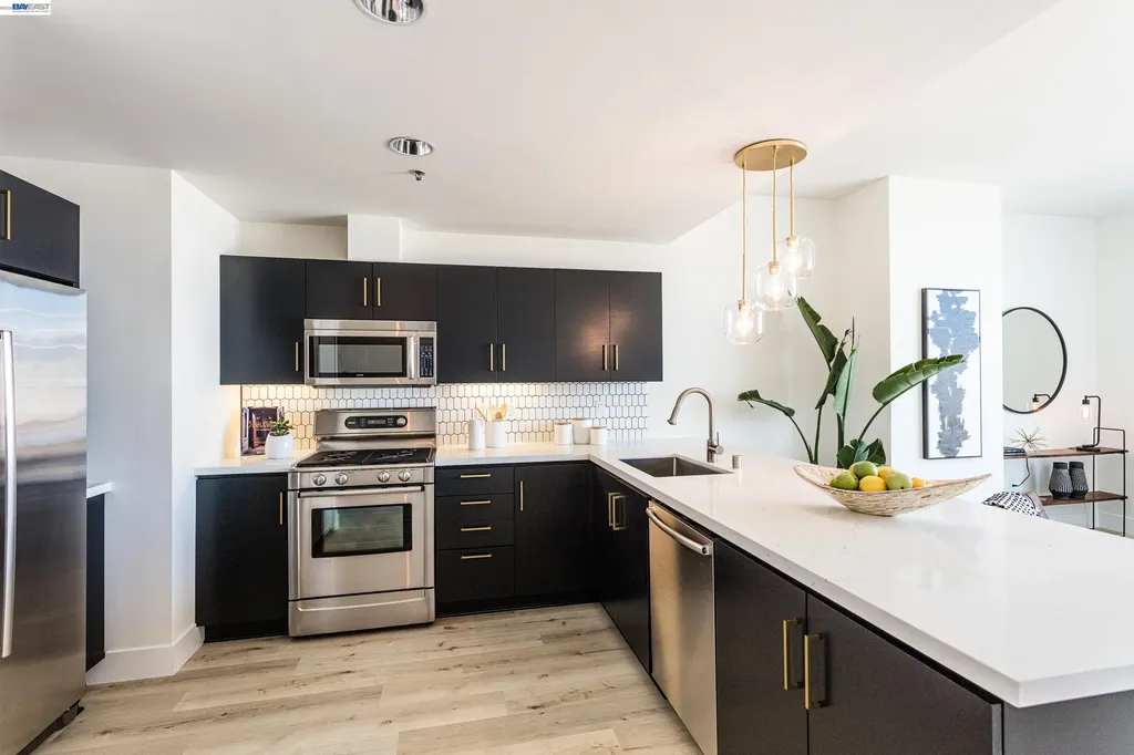 222 Broadway Oakland CA 94607