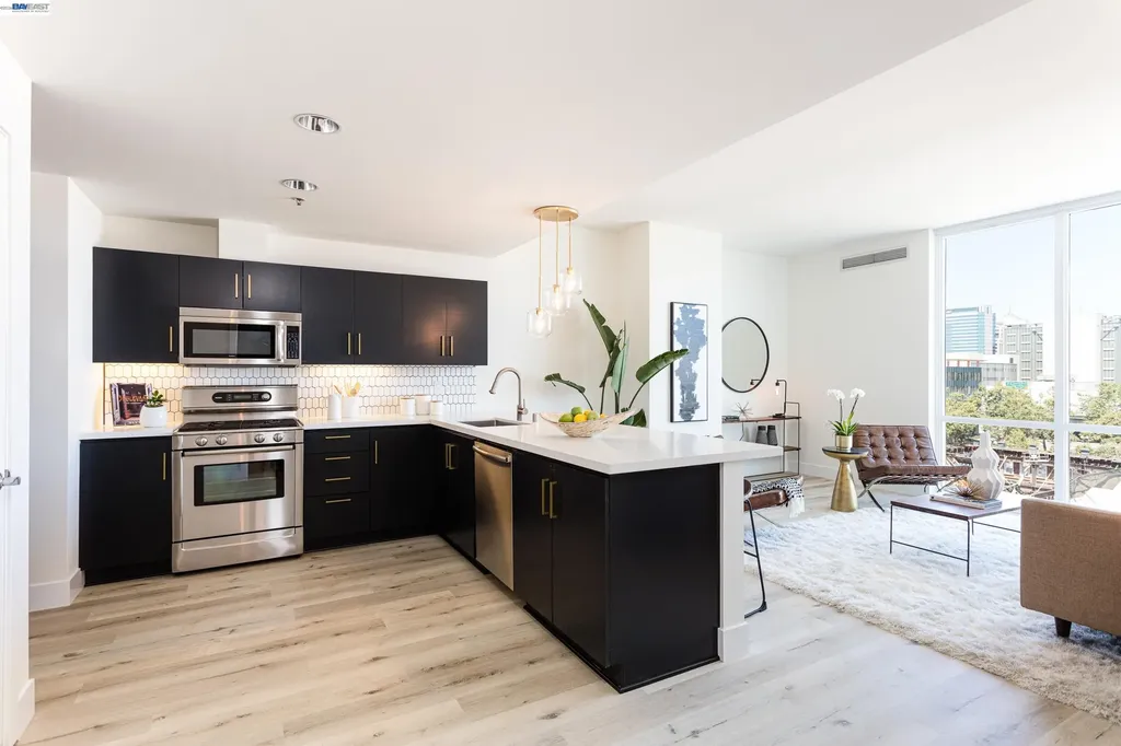 222 Broadway Oakland CA 94607