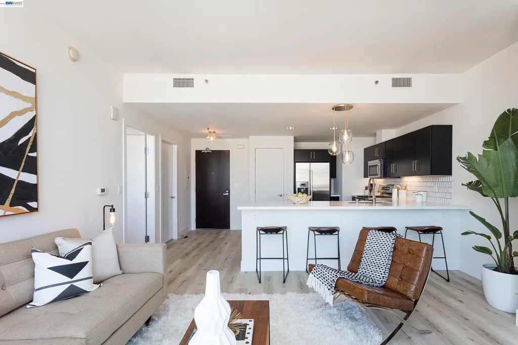 222 Broadway Oakland CA 94607