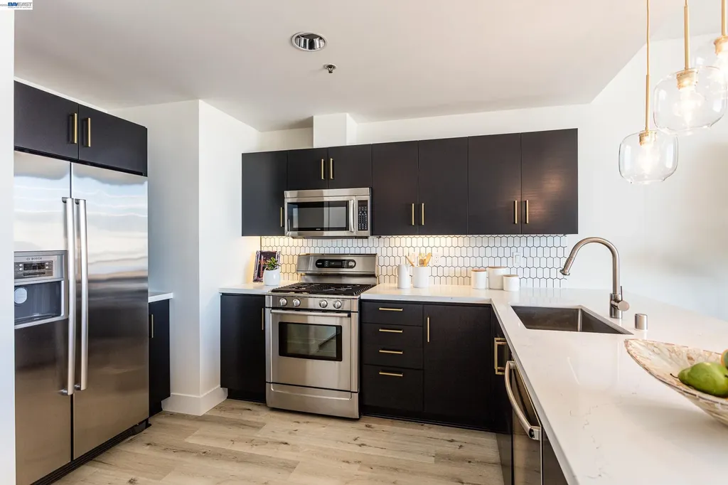 222 Broadway Oakland CA 94607