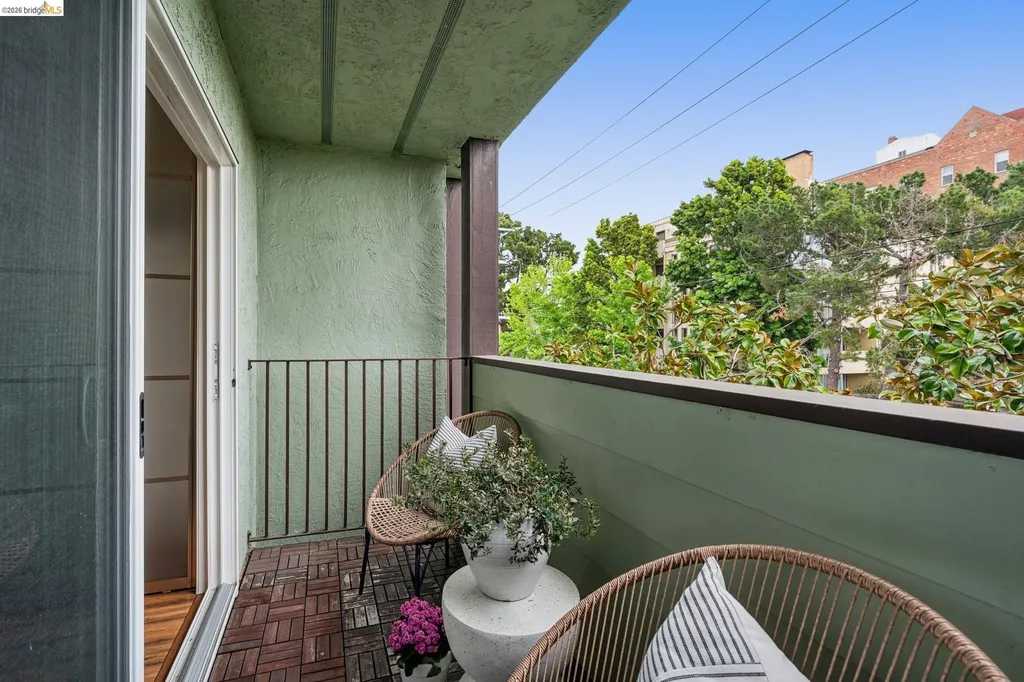 199 Montecito Avenue Oakland CA 94610