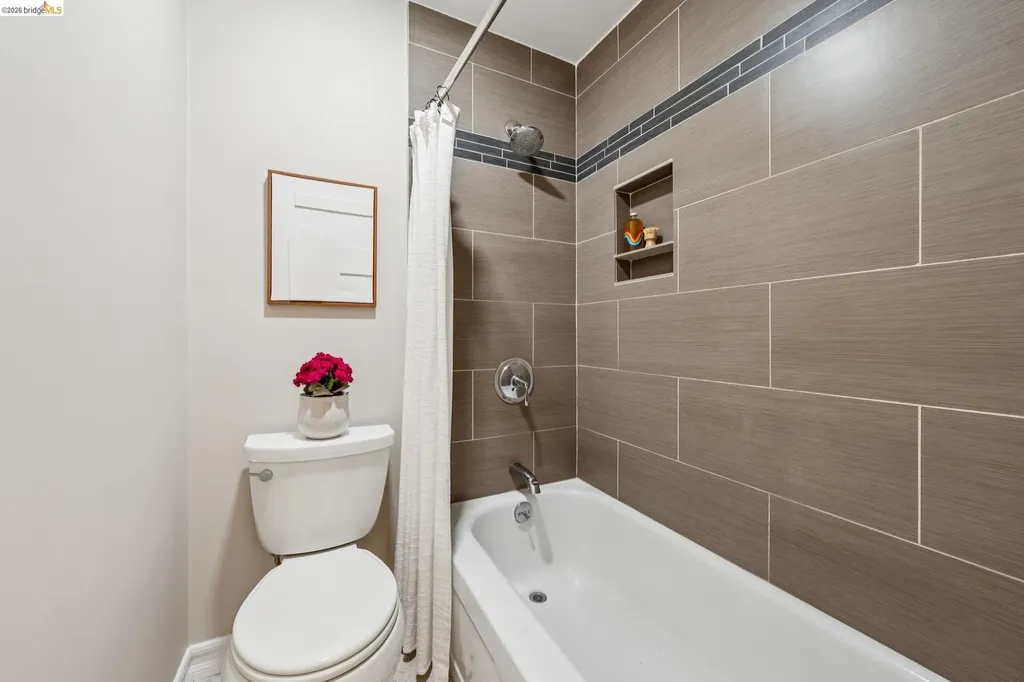 199 Montecito Avenue Oakland CA 94610