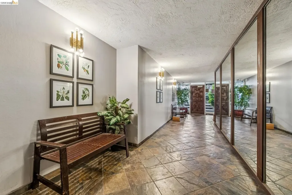 199 Montecito Avenue Oakland CA 94610