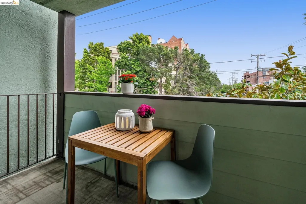 199 Montecito Avenue Oakland CA 94610
