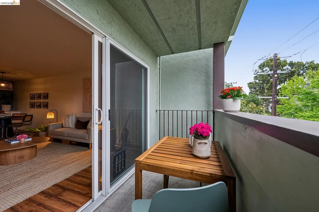 199 Montecito Avenue Oakland CA 94610