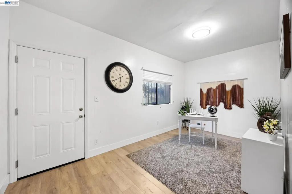 1526 Munson Way Oakland CA 94606