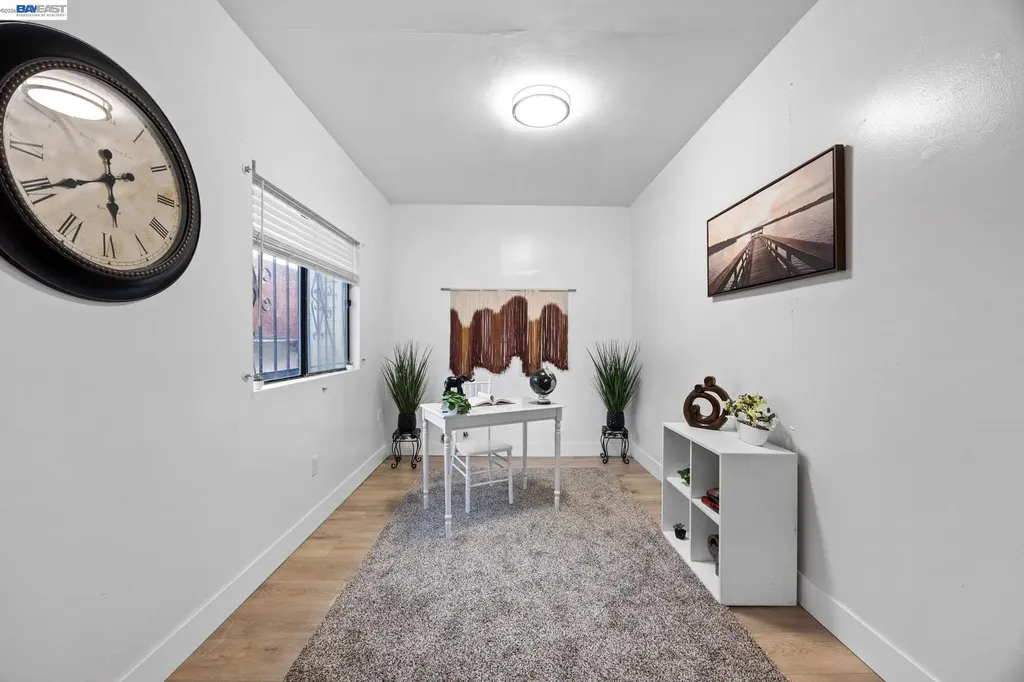 1526 Munson Way Oakland CA 94606