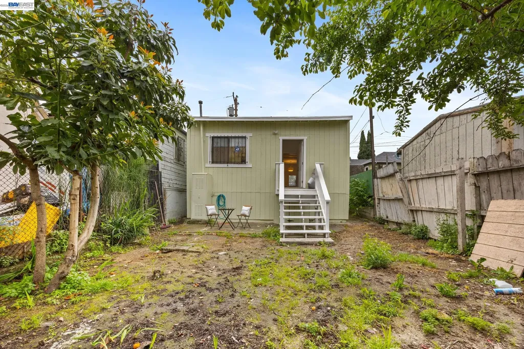 1526 Munson Way Oakland CA 94606