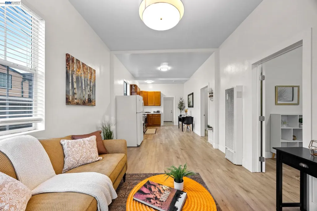 1526 Munson Way Oakland CA 94606