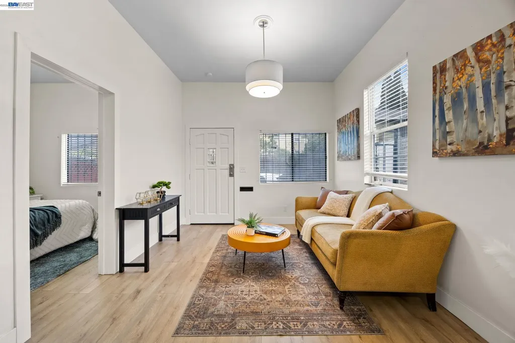 1526 Munson Way Oakland CA 94606