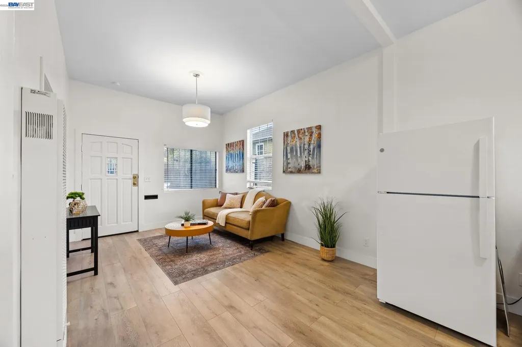 1526 Munson Way Oakland CA 94606