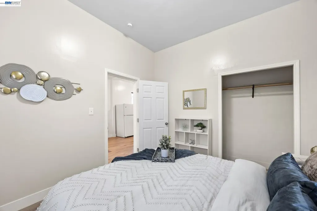 1526 Munson Way Oakland CA 94606