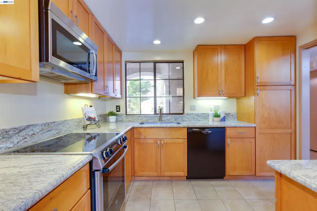 35 Leonard Court Alameda CA 94502