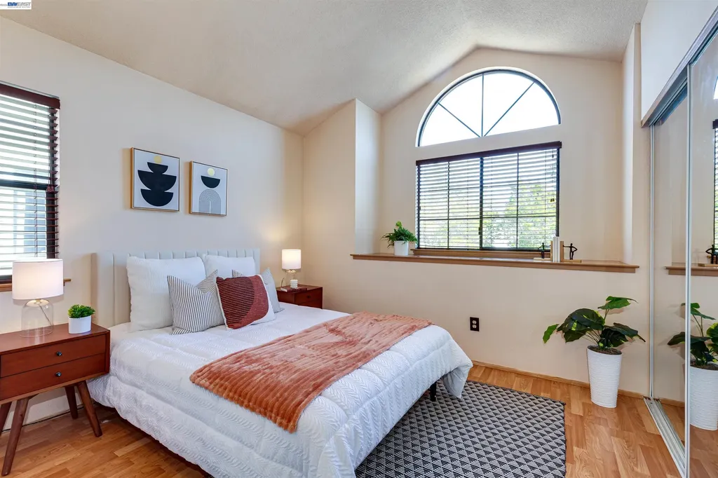 35 Leonard Court Alameda CA 94502