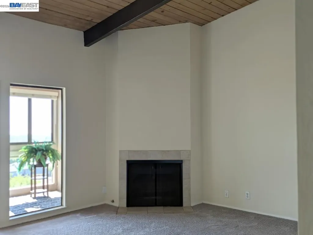 19100 Crest Avenue Castro Valley CA 94546