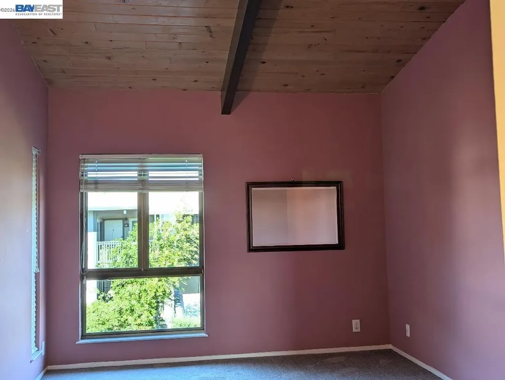 19100 Crest Avenue Castro Valley CA 94546