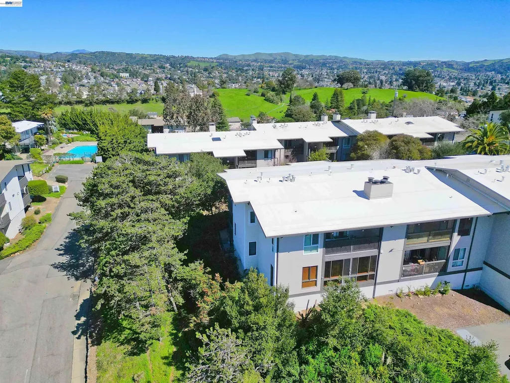 19100 Crest Avenue Castro Valley CA 94546