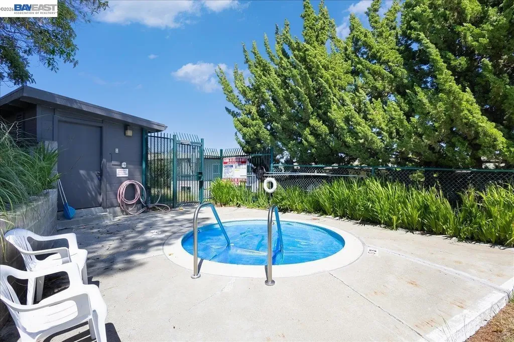 19100 Crest Avenue Castro Valley CA 94546