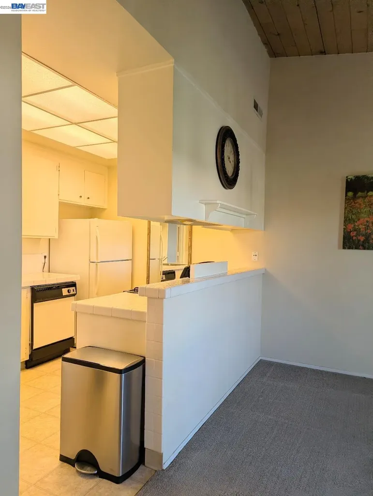 19100 Crest Avenue Castro Valley CA 94546