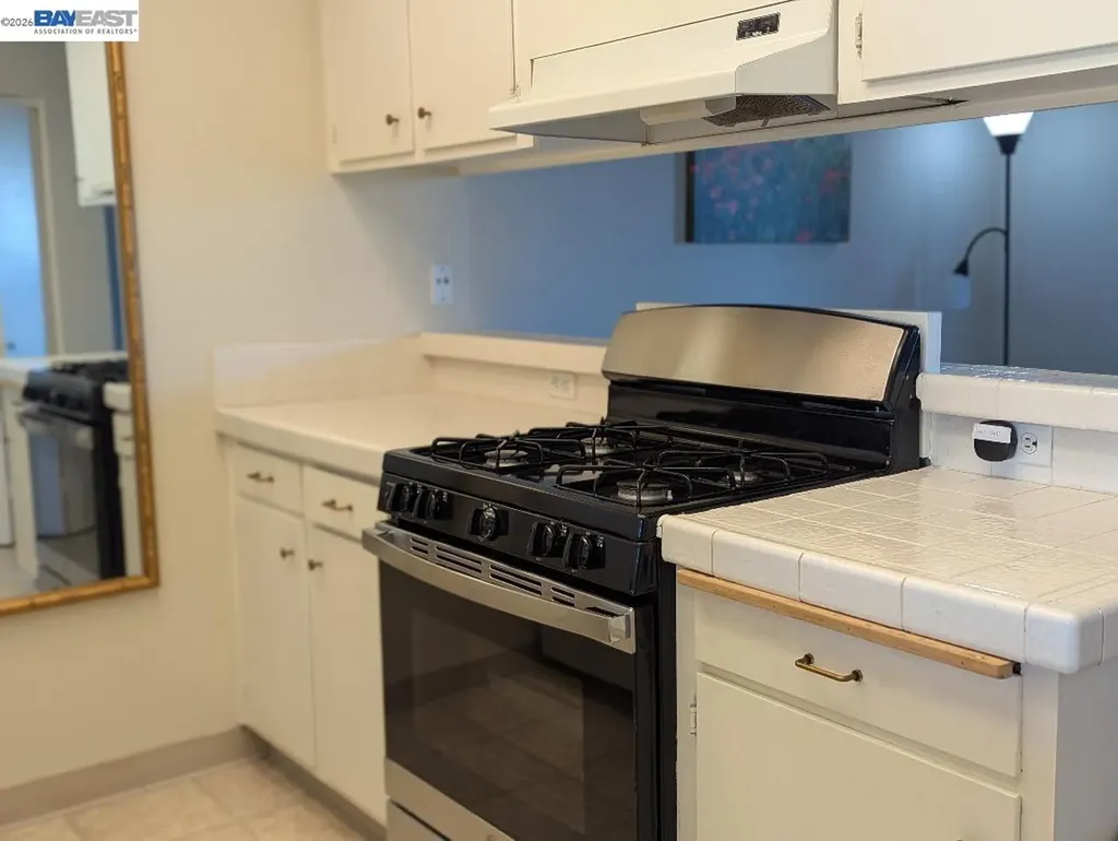 19100 Crest Avenue Castro Valley CA 94546