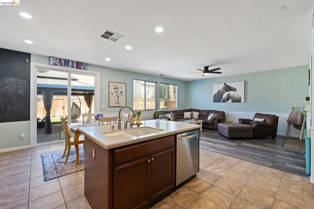 2350 Winchester Loop Discovery Bay CA 94505