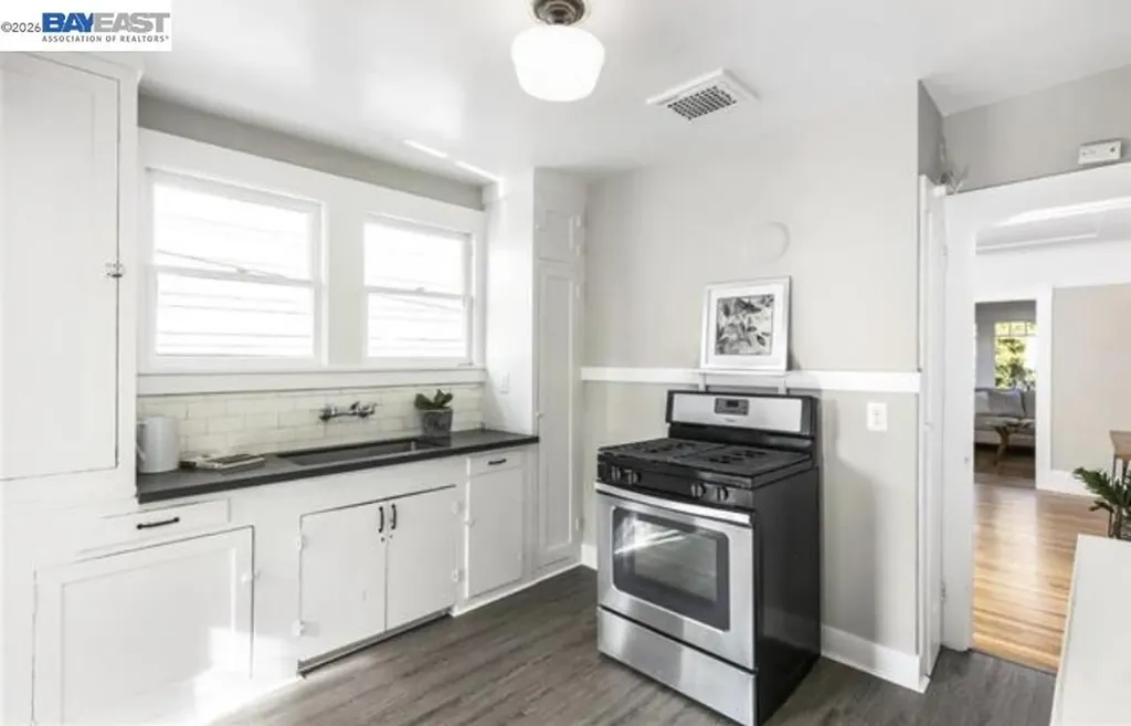 5723 Shattuck Avenue Oakland CA 94609